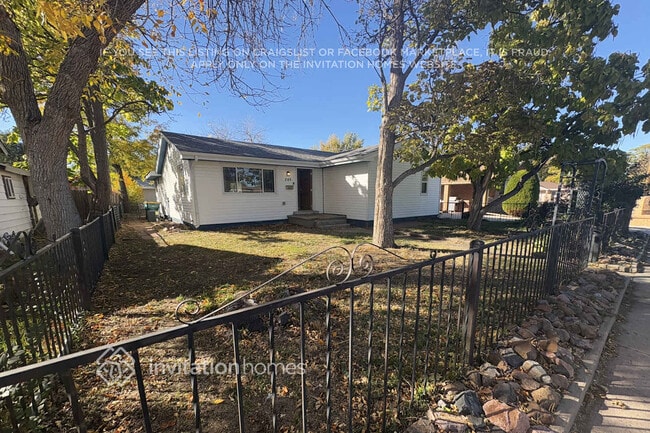 Building Photo - 285 N 10th Ave