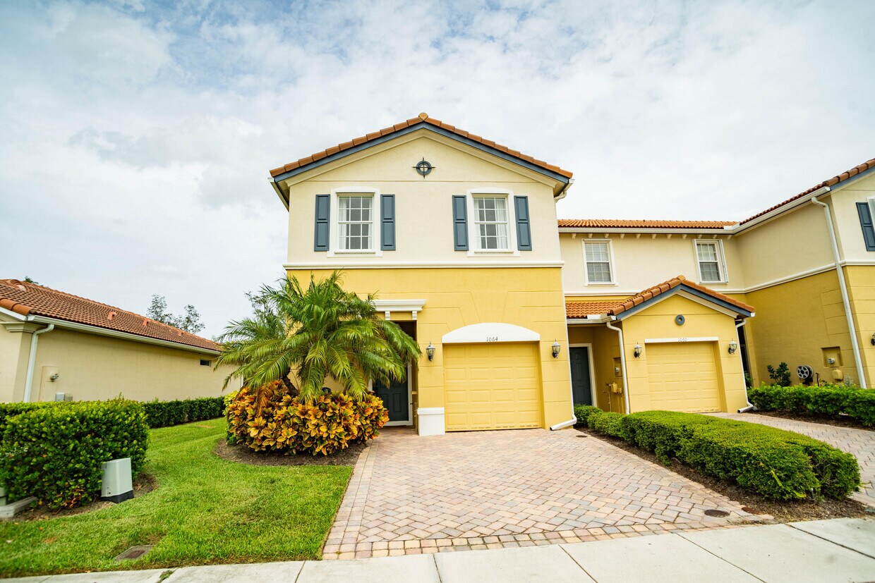 Primary Photo - 1064 Cheval Dr