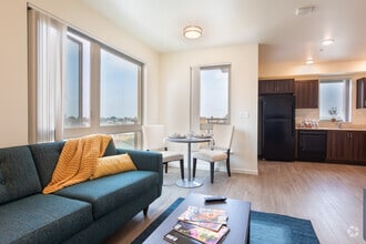 Interior Photo - Terraces at Nevin