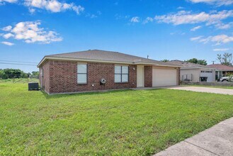 Building Photo - 4602 Ronald Dr