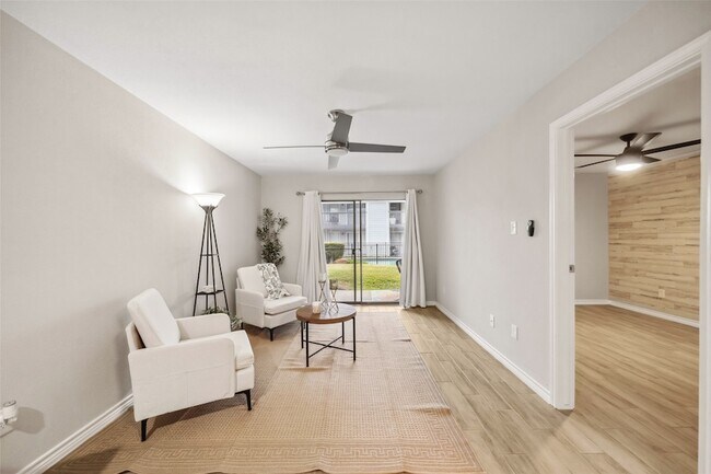 Foto del edificio - 13151 Walden Rd