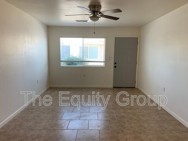 Building Photo - 1613 E Douglas Ave