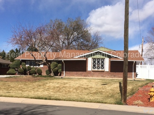 Building Photo - Gorgeous 3 Bedroom Home in Holly Hills!