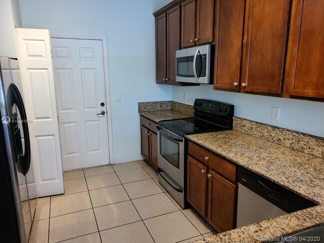 Building Photo - 9006 SW 19th St  9006 Miramar Fl 33025