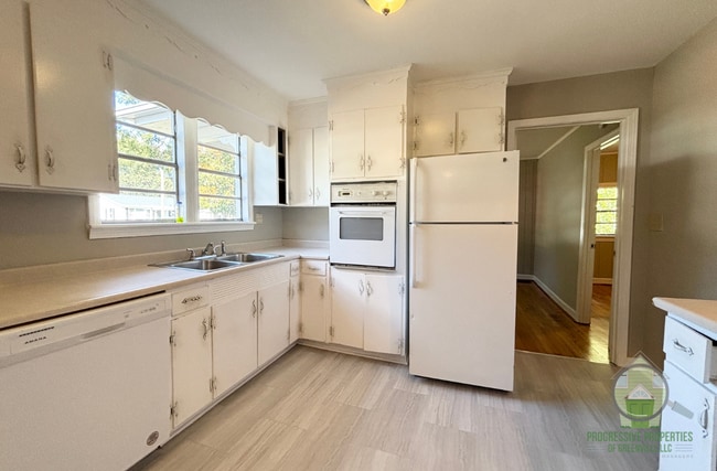 Building Photo - 106 Hammond Ave