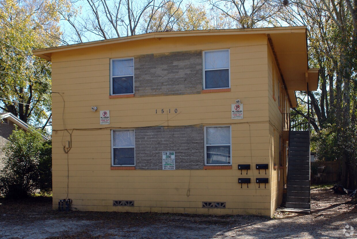 Building Photo - 1510 27 St