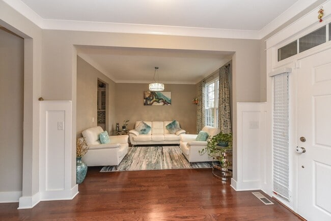 Foto del edificio - **LIKE NEW EXECUTIVE HOME IN PRESTIGIOUS H...