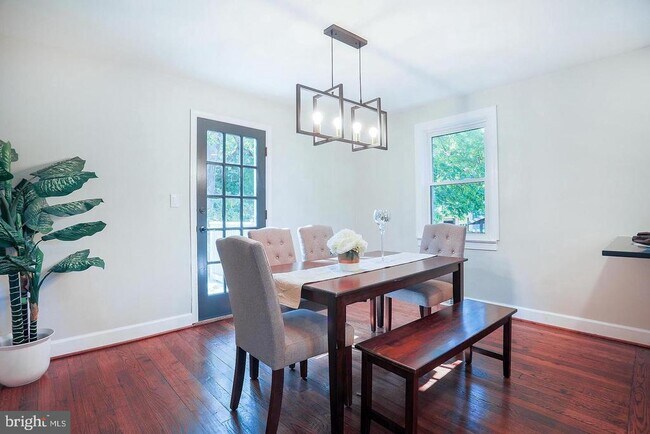 Foto del edificio - 8511 Potomac Ave