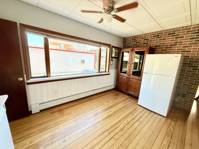 Building Photo - 163 Hayward Pl