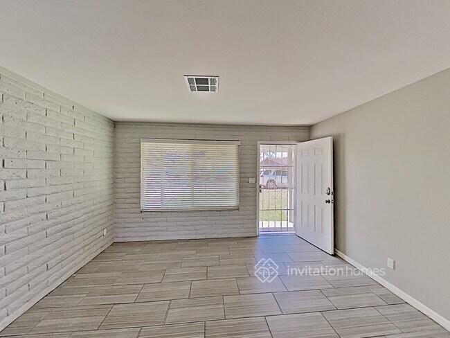 Foto del edificio - 1336 E Broadmor Dr