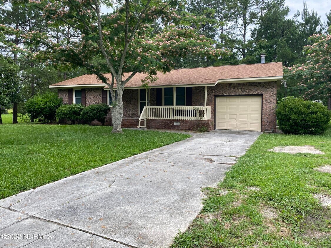 1889 Rocky Run Rd, Jacksonville, NC 28546 House for Rent in