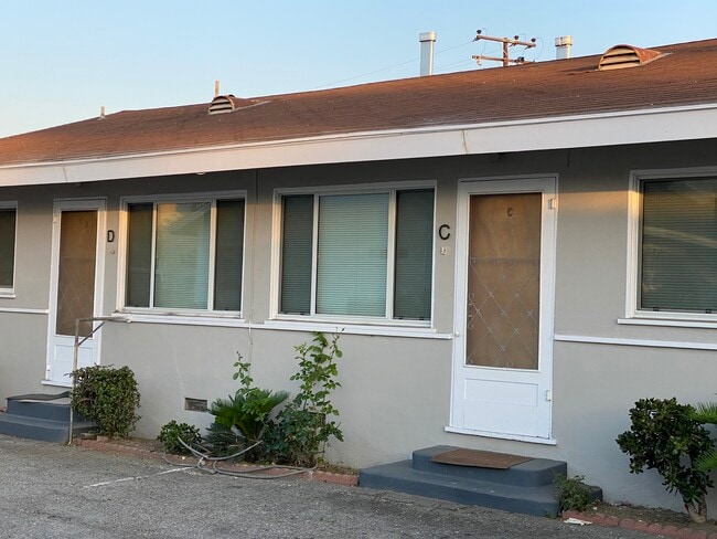 Building Photo - 118 N. Sierra Vista Street