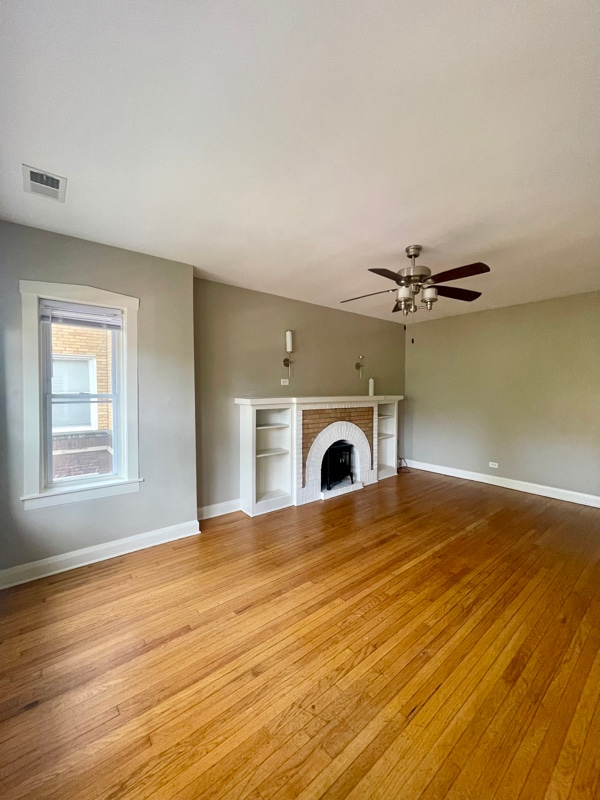 Building Photo - 3549 W Dickens Ave