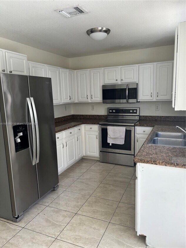 Foto principal - 2032 NE 167th St