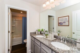 Interior Photo - Tricon Lake Norman