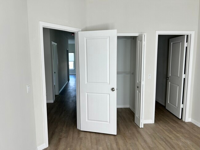 Foto del edificio - 216 NW 16th St