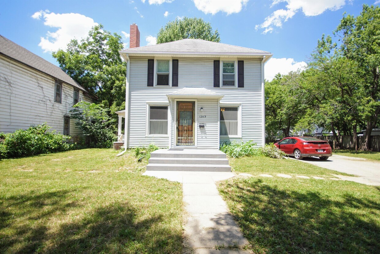 Primary Photo - 1263 SW Washburn Ave