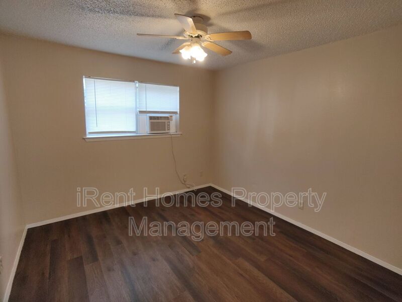 332 Preusser Unit #5 photo'