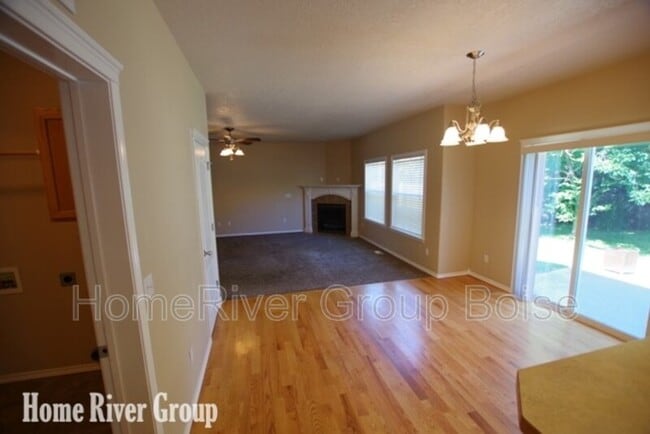 Building Photo - 1726 W Apgar Creek Dr