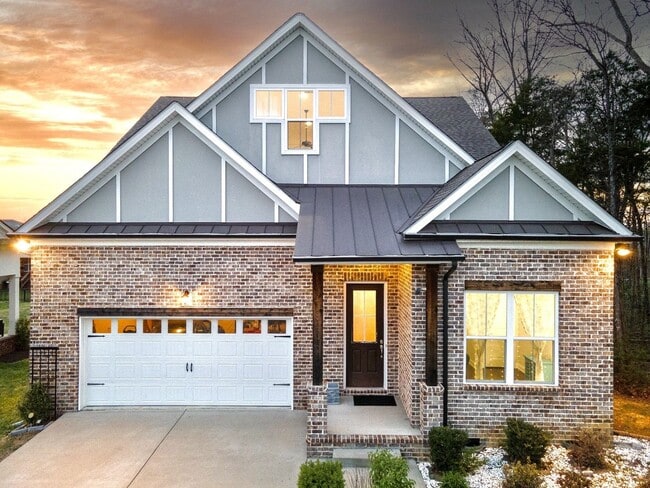 Photo - **LIKE NEW EXECUTIVE HOME IN A CUL-DE-SAC ...