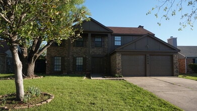 Building Photo - 2609 Hamilton Dr