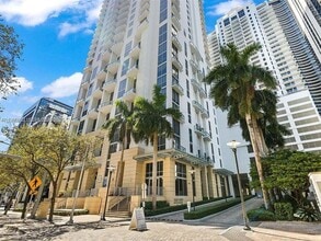 Building Photo - 1060 Brickell Ave