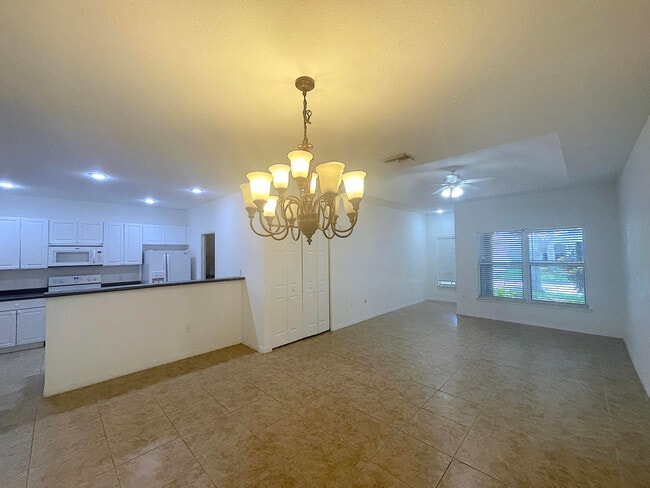 Building Photo - 1854 Pelican Dr