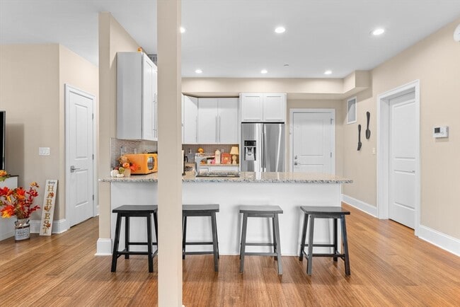 Building Photo - 380 W Broadway