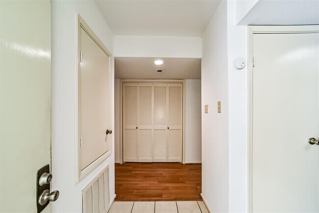 Foto del edificio - 14555 Wunderlich Dr