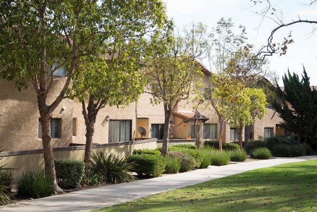 Foto del edificio - Shorehaven Townhomes