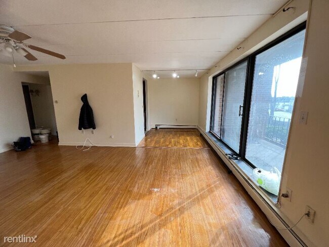 Foto del edificio - 2 br, 1 bath Condo - 273 Lake ST 3 Unit 3