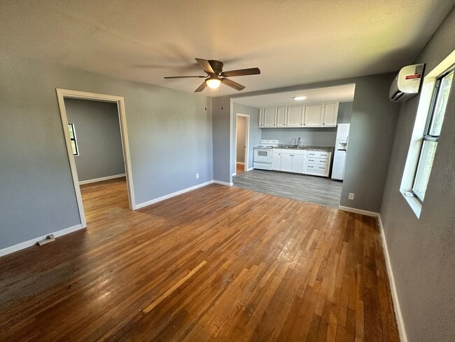 Foto del edificio - 1612 NE 24th St