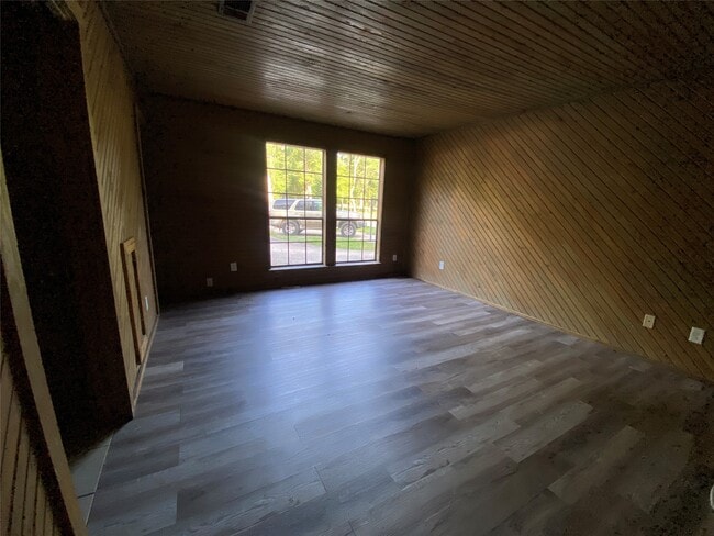 Building Photo - 22358 Piney Point Rd