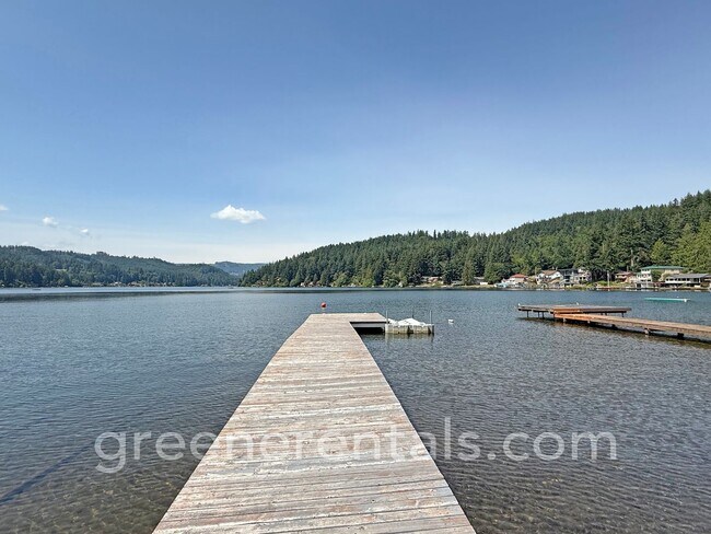 Foto del edificio - Waterfront Rambler on Summit Lake