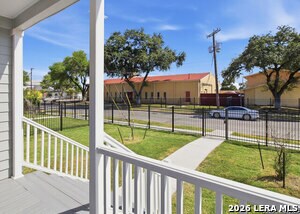 Foto del edificio - 2115 W Houston St