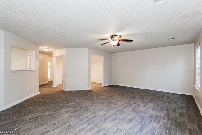 Foto del edificio - 1924 Simmons Ln