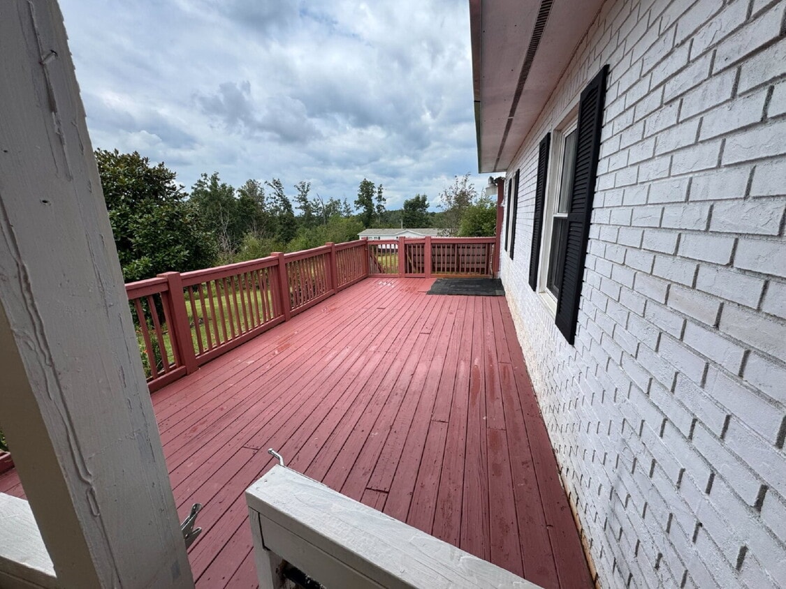 3 bed, 1.5 bath - Seneca - 3 bed, 1.5 bath - Seneca