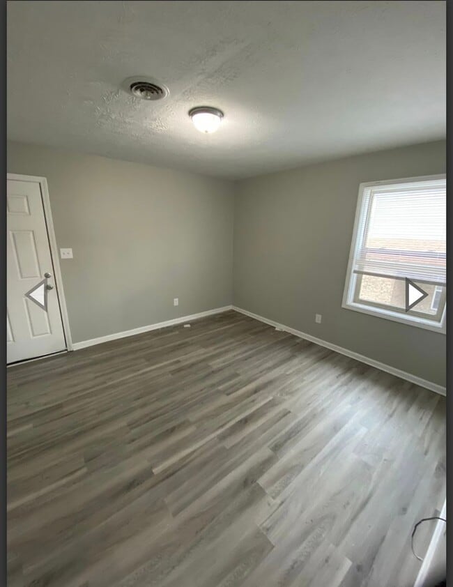 Building Photo - 150 Landings Dr