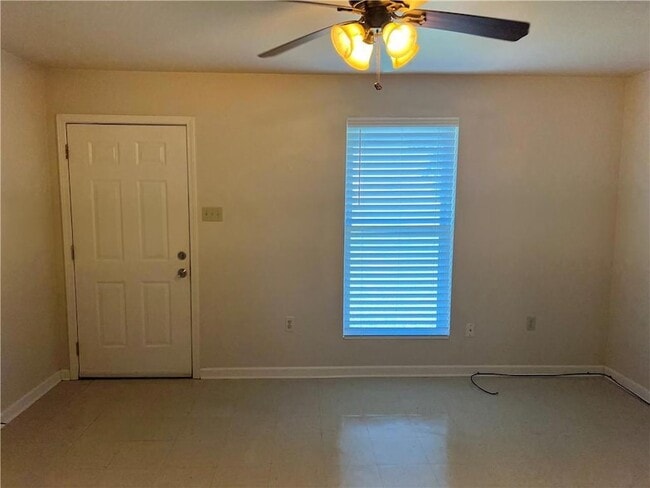 Building Photo - 316 Plantation Dr