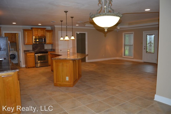 Building Photo - 6893 Bayou Rapides Rd