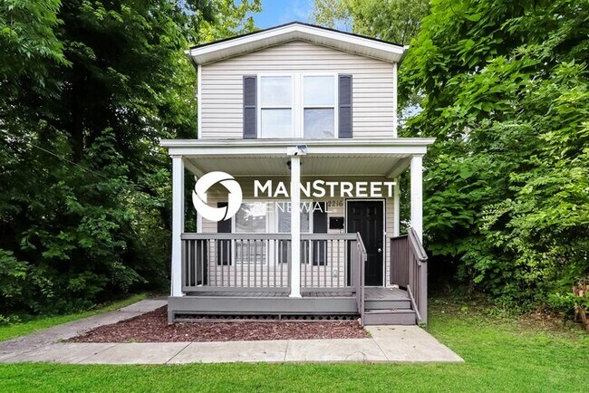 Foto del edificio - 3 Bedroom Pet-Friendly Home in Louisville, KY with Main Street Renewal