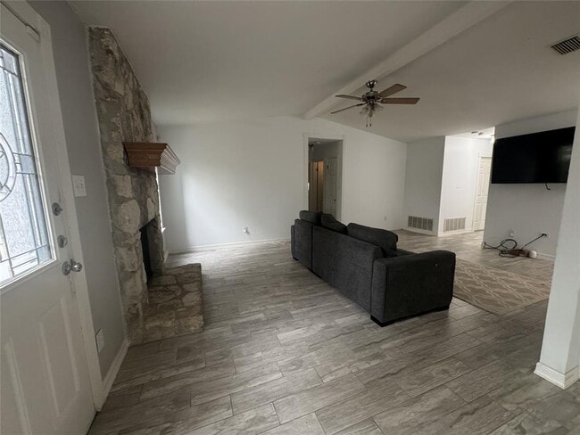 Building Photo - 5814 Shreveport Dr