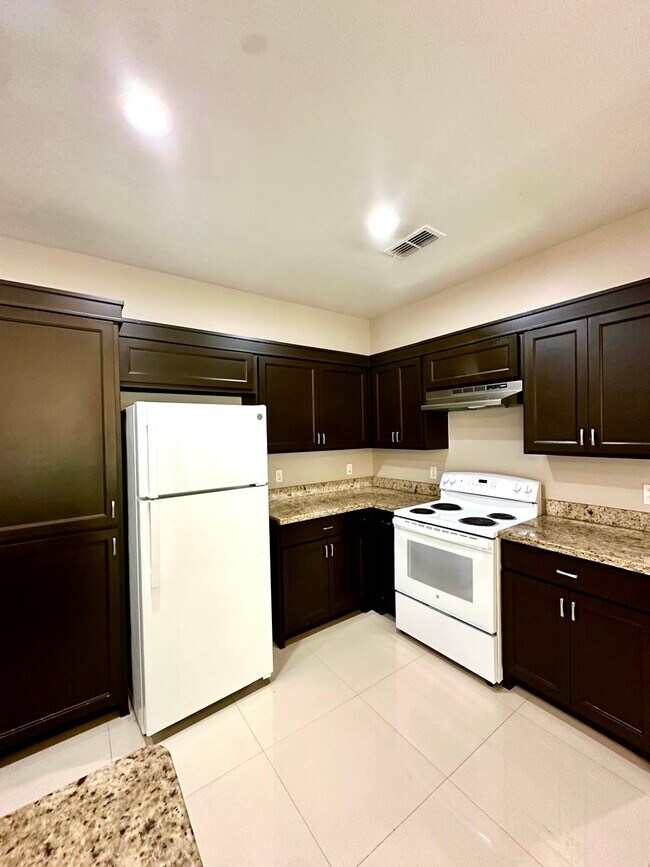 Foto del edificio - 1022 Escondido Ln E