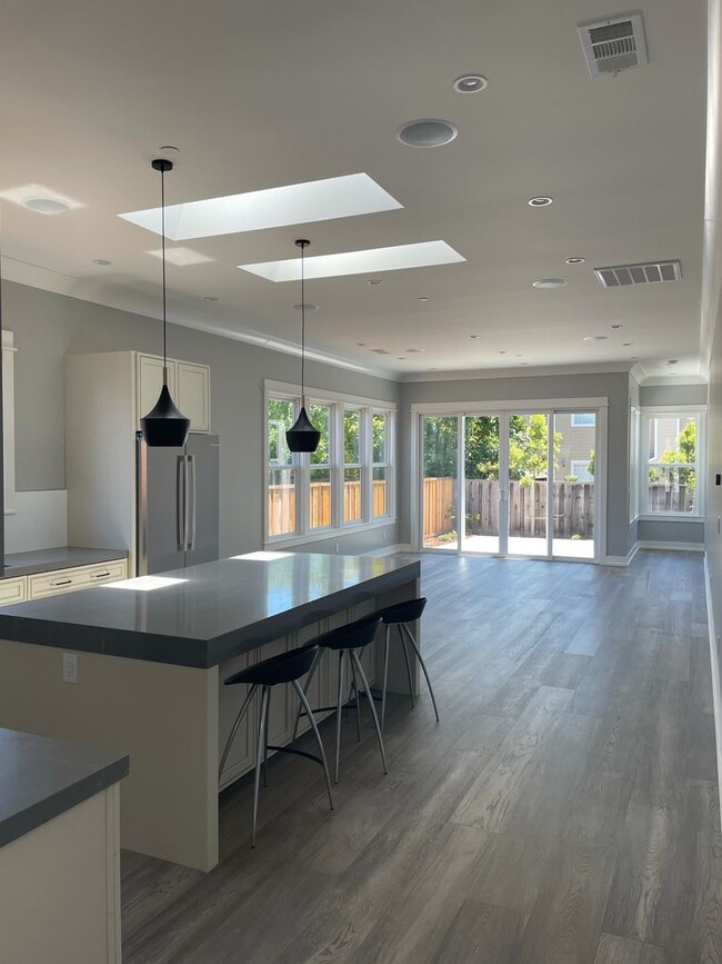 Building Photo - SUNNYVALE - Brand New Construction. 4 Bed ...