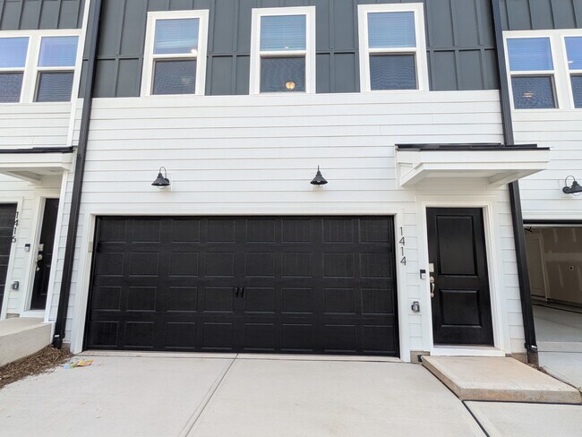 Building Photo - 1414 Chrysalis Pl