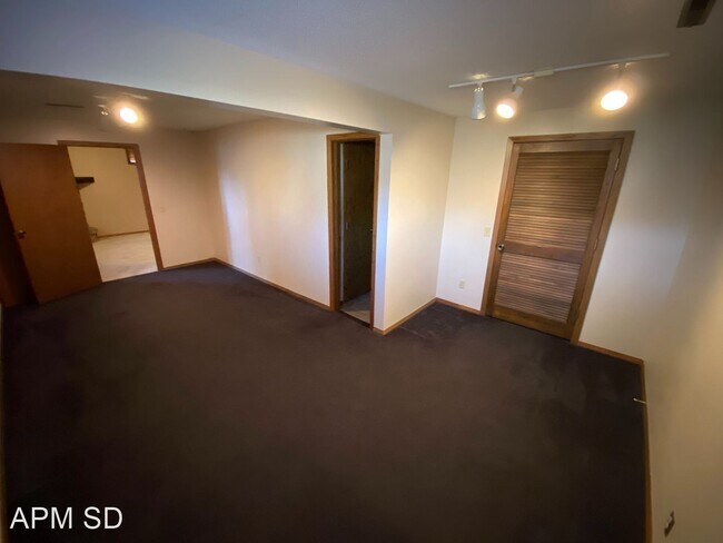 Foto del edificio - 4 br, 2 bath House - 5824 W King Arthur Dr