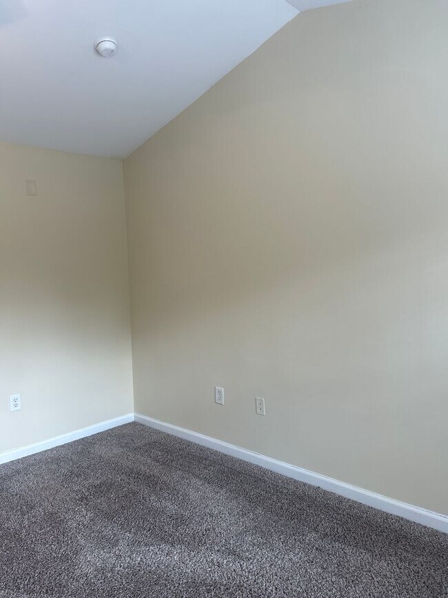 Building Photo - 02-202 KSK (Schutte)