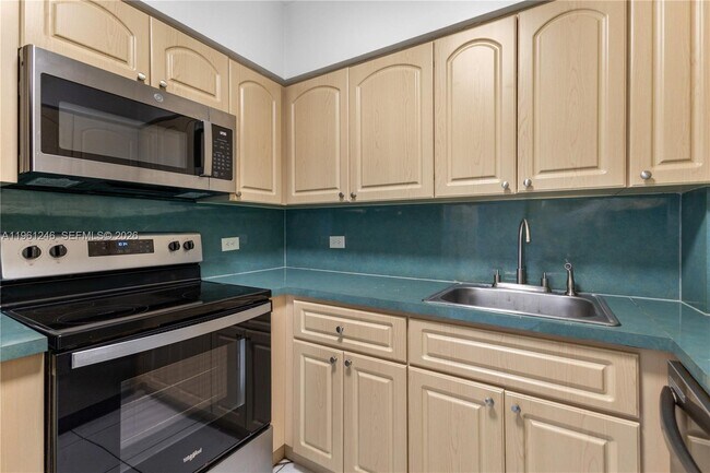 Foto del edificio - 7441 Wayne Ave