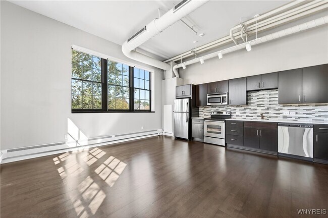 Building Photo - 2917 Main St