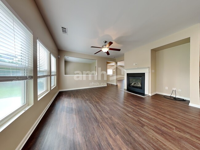 Building Photo - 15643 Normans Landing Dr
